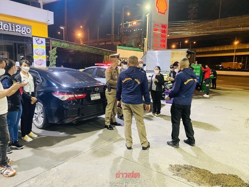 ตำรวจสนธิกำลังบุกตรวจค้น 6 จุด จับผู้ต้องหาร่วมขวบการ แฮกข้อมูล ขายสิทธิฉีดวัคซีน ศูนย์กลางบางซื่อ