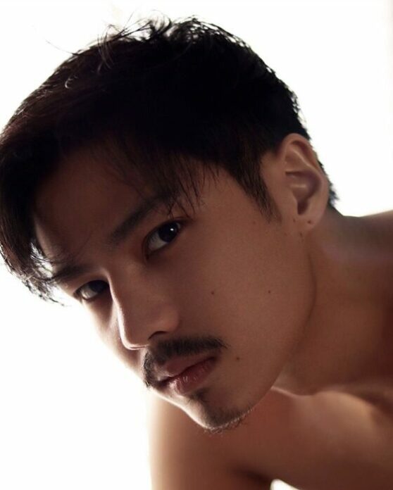 แบงค์ ธิติ