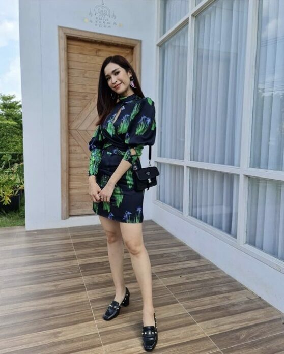 อี๊ฟ พุทธธิดา งานเข้า