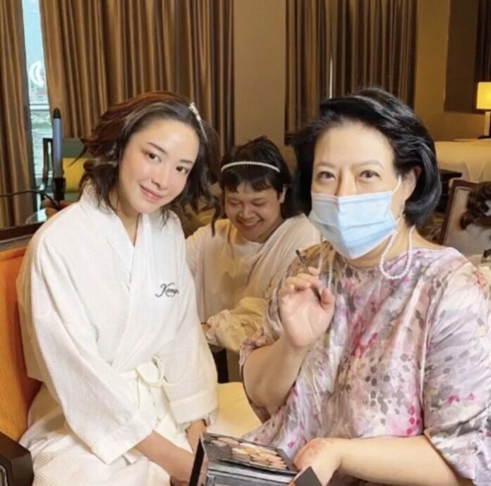 น้ำชา ซาบซึ้ง คุณแม่