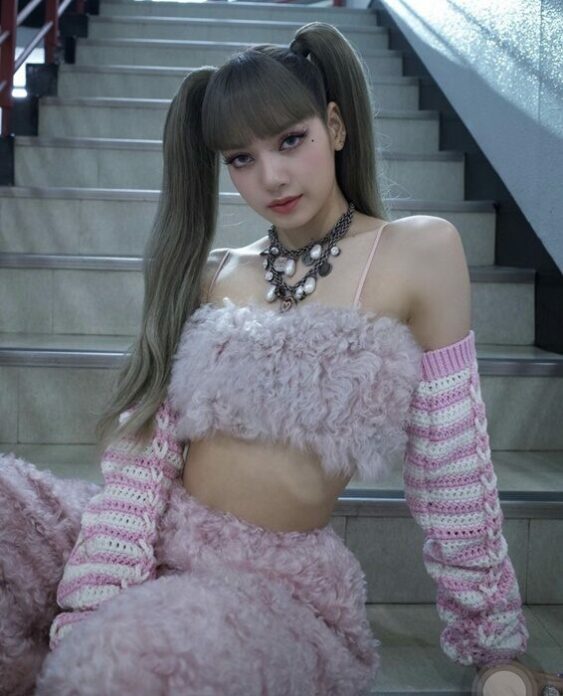 ลิซ่า โพสต์ซึ้ง
