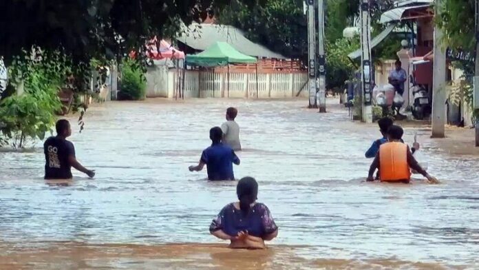 น้ำป่าไหลหลาก
