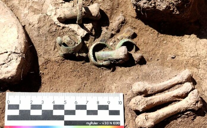 พบหลุมศพไซบีเรีย2พันปี