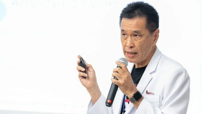 หมอธีระวัฒน์