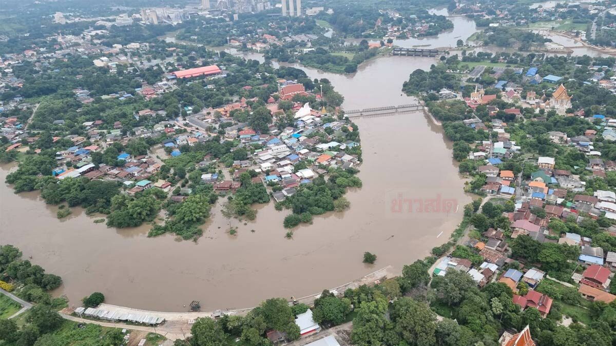 ผู้ว่าลพบุรี ขึ้นบินสำรวจ สถานการณ์น้ำ ล่าสุดเดือดร้อน 56,200 ครัวเรือน