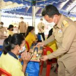 มอบถุงยังชีพประทานของสมเด็จพระสังฆราช ปลัดมท. ลงพื้นที่โพธิ์ประทับช้าง ช่วยผู้ประสบภัยชาวพิจิตร