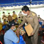 มอบถุงยังชีพประทานของสมเด็จพระสังฆราช ปลัดมท. ลงพื้นที่โพธิ์ประทับช้าง ช่วยผู้ประสบภัยชาวพิจิตร