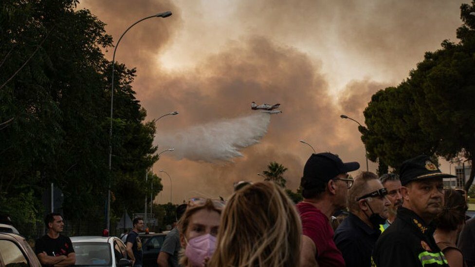 Fire fighting plane in Varirobi