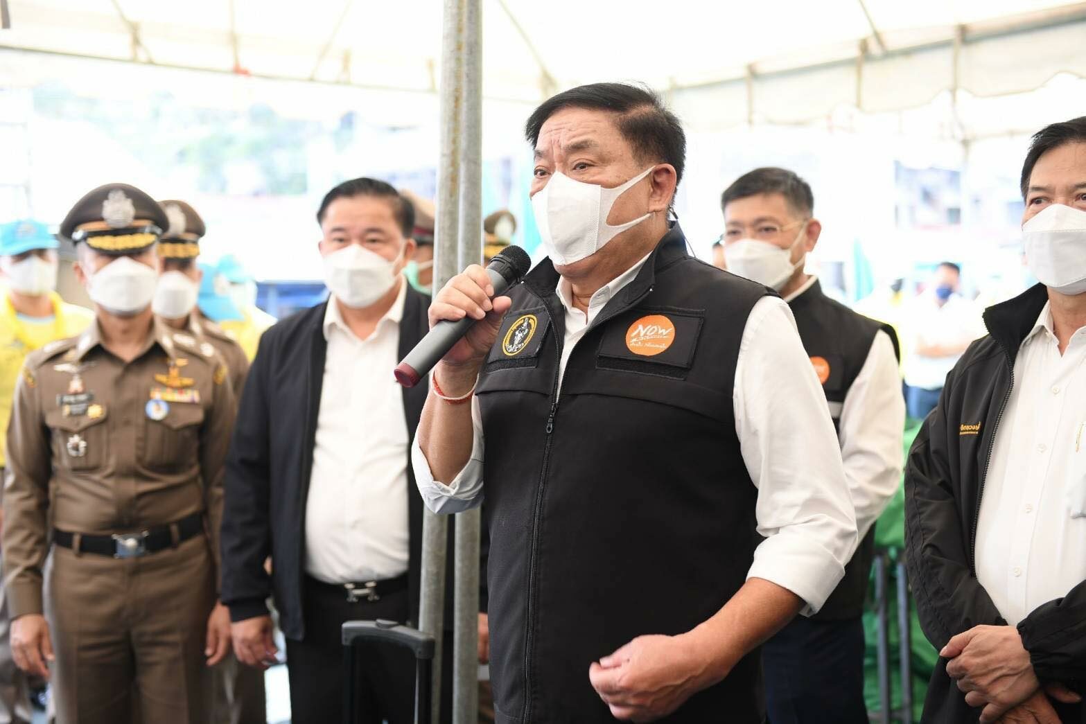 กทม. จับมือ แรงงาน-บชน. แจกถุงยังชีพ พร้อมตรวจสุขภาพฟรี