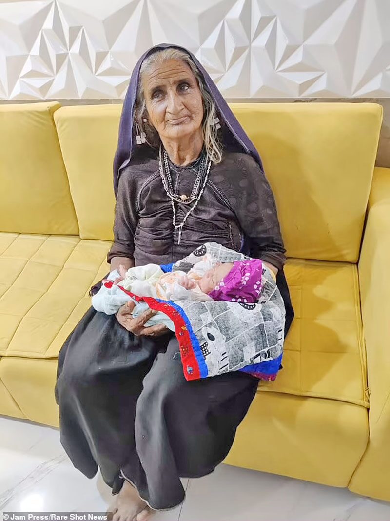 แม่อินเดียวัย 70 ปี “คลอดลูกคนแรก”