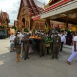 เจ้าอาวาสวัดไผ่ล้อม จัดพิธี เปลี่ยนผ้าครอง-ย้ายสังขาร หลวงพ่อพูล สู่ศาลาหลวงพ่อหลังใหม่