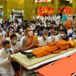 เจ้าอาวาสวัดไผ่ล้อม จัดพิธี เปลี่ยนผ้าครอง-ย้ายสังขาร หลวงพ่อพูล สู่ศาลาหลวงพ่อหลังใหม่
