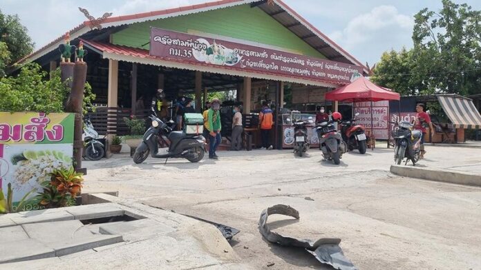 ชนร้าน