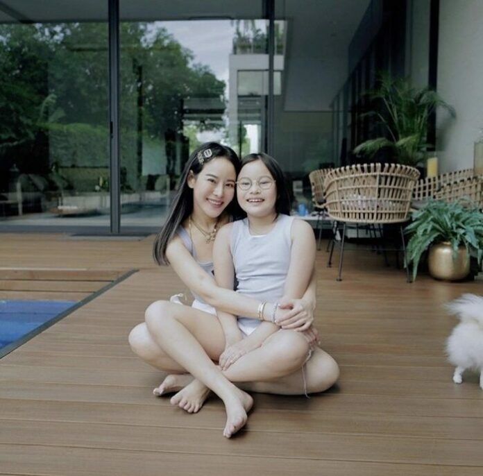 นุ้ย สุจิรา งัดมงมาใส่ให้ดู