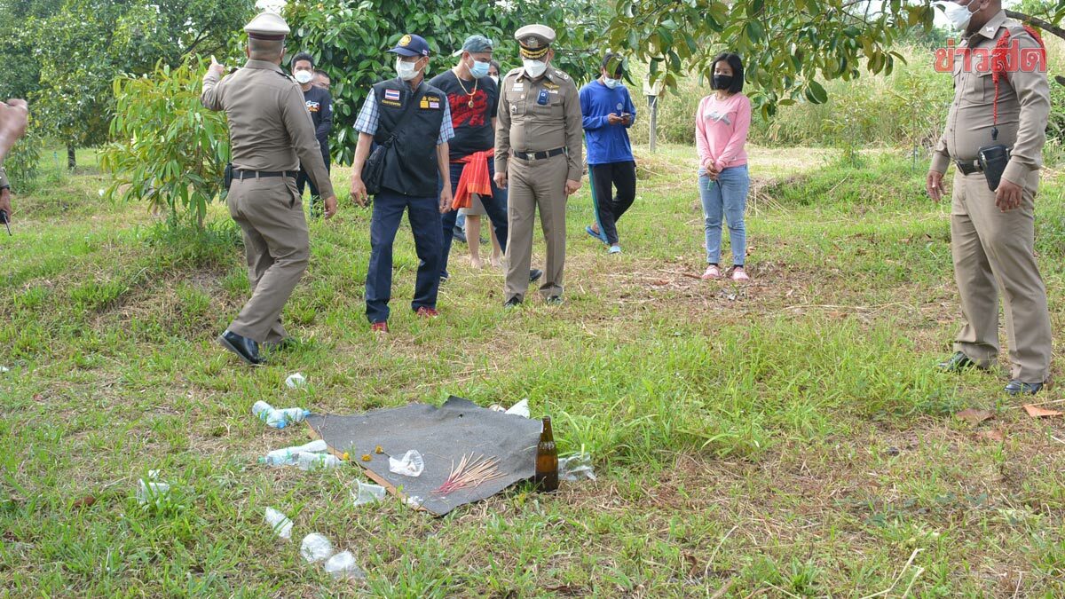 ตร.ค้นบ้านเป้าหมาย คลี่ปมสังหารโหดหนุ่มใหญ่ทิ้งคลอง ลูกแฉพิรุธเพื่อนสนิทพ่อ