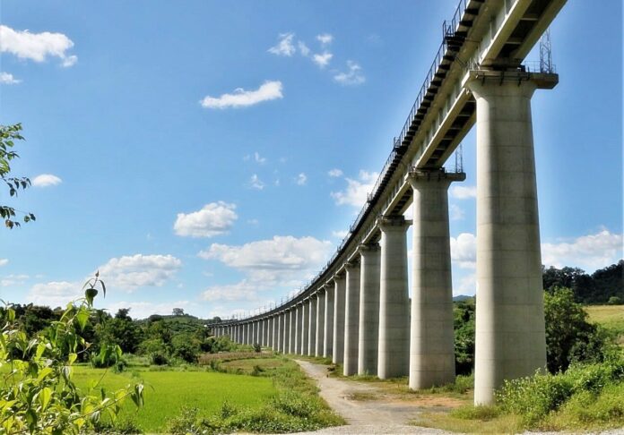 รถไฟลาว-จีนวิ่งฉิว