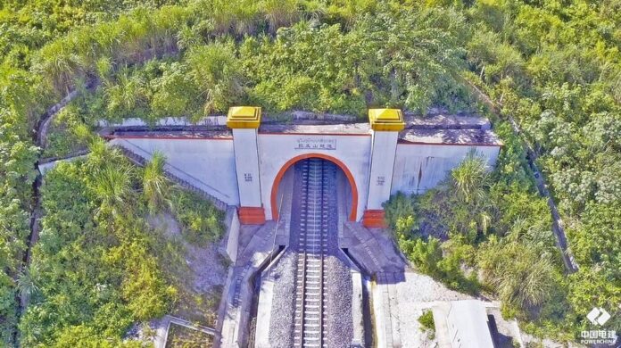 รถไฟจีนเชื่อมต่อลาว