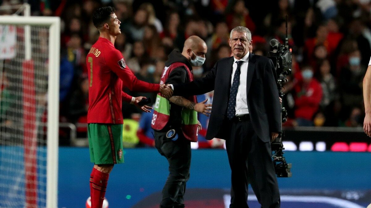 ซานโตส มั่นใจพาโปรตุเกสลุยฟุตบอลโลก 2022 - โรนัลโด ร่ำไห้หลังพลาดตั๋ว