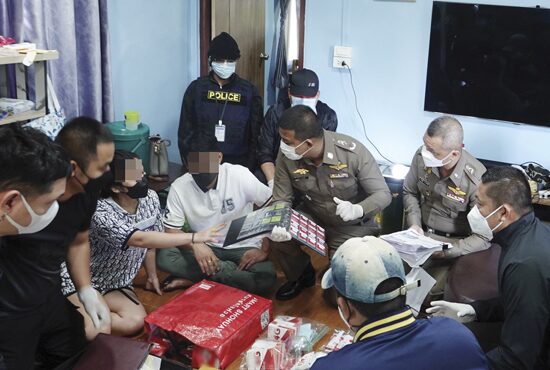ผ่าปฏิบัติการตร.ภาค2 จับผัว-เมียแก๊งซิมเถื่อน ขายเบอร์มงคลดูดข้อมูล