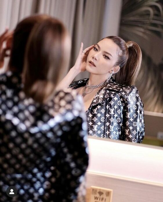 จ๊ะ นงผณี สาละวนอยู่นั่น
