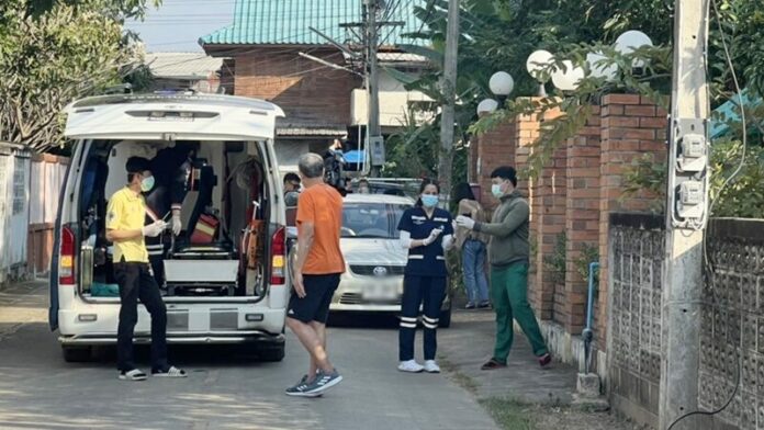 พลาด