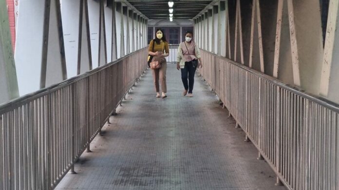 สะพานเปลี่ยว