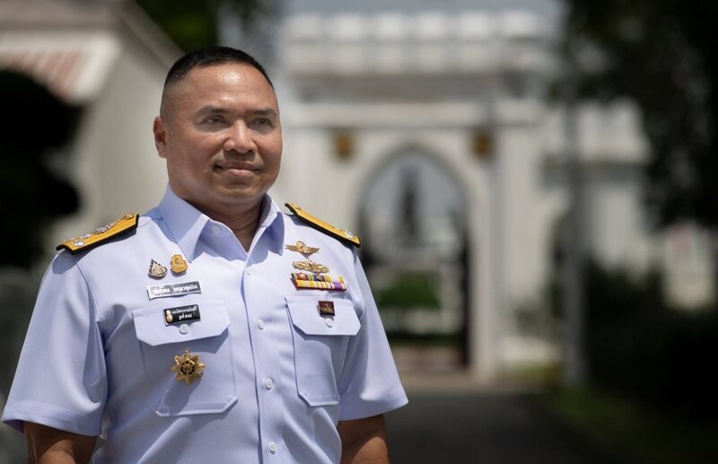 พล.ร.ท.ปกครอง มนธาตุผลิน เจ้ากรมกิจการพลเรือนทหารเรือ ในฐานะโฆษกกองทัพเรือ