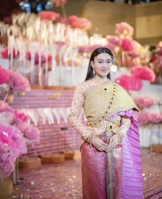 เบลล่า เคลื่อนไหวครั้งแรก