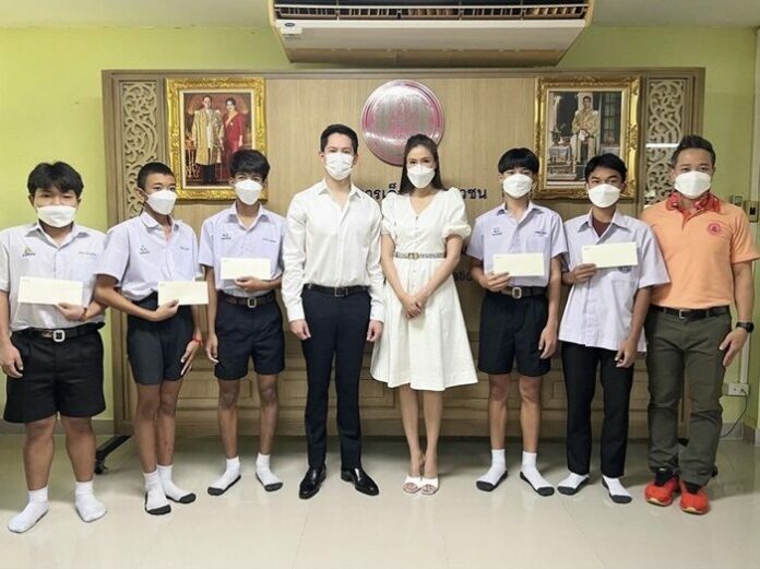 กรณ์ - ริต้า ขายชุด กวินท์