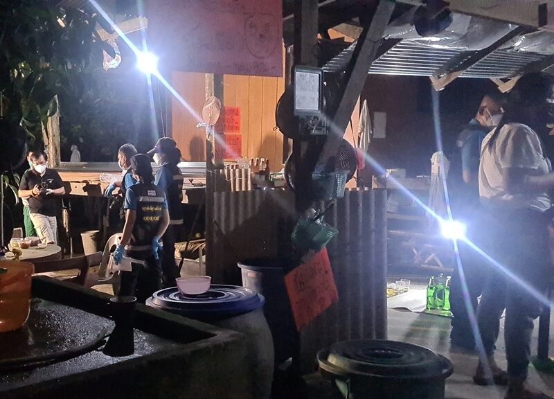 ตำรวจออกหมายจับ เพื่อนบ้าน ปืนโหด บุกยิงดับ อดีตสารวัตรทหาร ปมรำคาญเสียงไก่