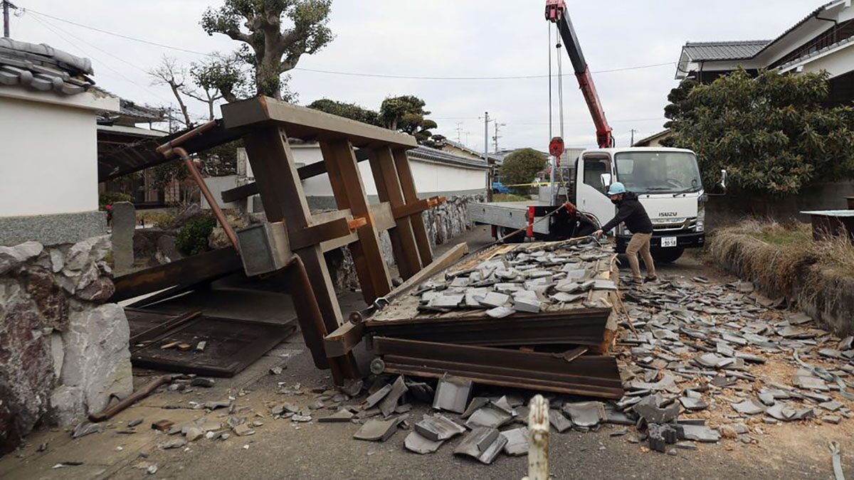 แผ่นดินไหวทางใต้ของญี่ปุ่น บาดเจ็บทะลุหลักสิบ ไม่มีรายงานสึนามิ