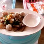 สวนราคาหมูแพง! ก๋วยเตี๋ยวเรือชาม 15 บาท อิ่มอร่อยจริง พิสูจน์จริง ร้านแม่ย่านาง