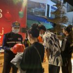 ตำรวจเมืองตราด มอบของขวัญ ส่งความสุขปีใหม่ ห่วงใยในชีวิตและทรัพย์สินพี่น้องประชาชน