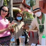 ปภ.หนุ่มน่าน แปลงรถถีบเป็นบาร์กาแฟ ปั่นขายนทท.วัดภูมินทร์ สร้างอาชีพเสริมเพิ่มรายได้