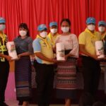 จิตอาสาตำรวจสอบสวนกลาง ขนเสื้อกันหนาว มอบให้น้องๆ เขาใหญ่