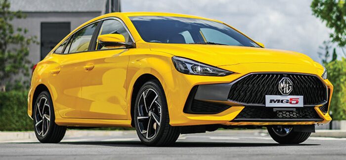 MG5 รถยนต์ไฟฟ้าของเอ็มจี คันสีเหลือง