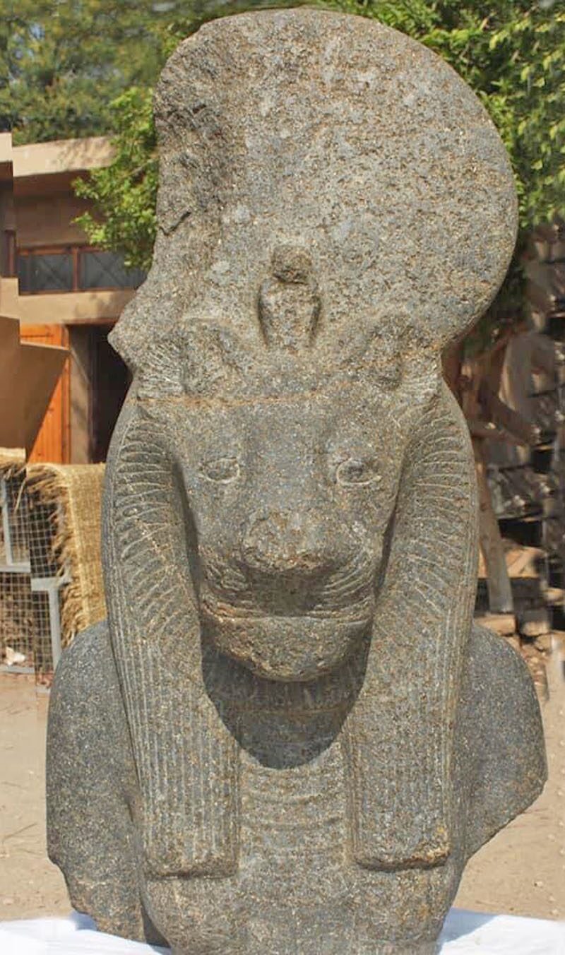 อียิปต์ฮือฮาขุดพบรูปปั้น
