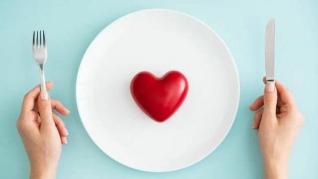 รูปหัวใจในจานอาหาร