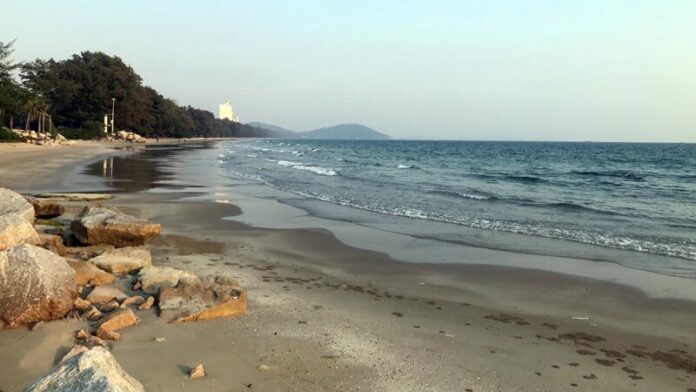 หาดแม่รำพึง