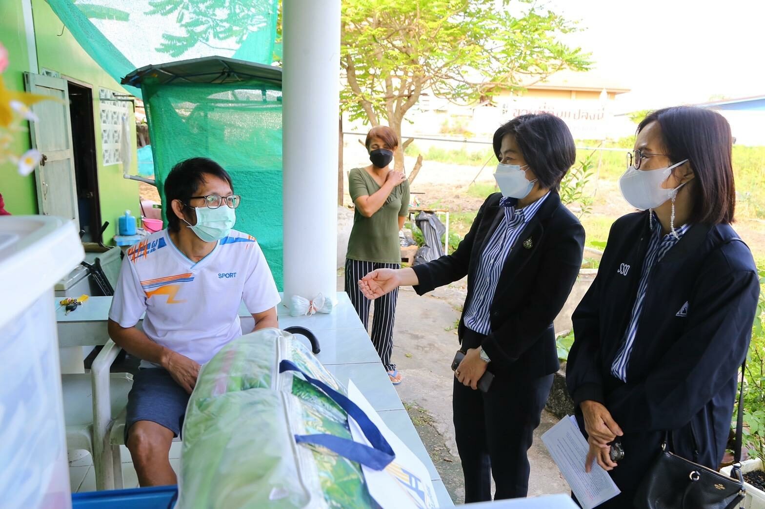 รมว.เฮ้ง ส่ง ‘ที่ปรึกษา’ เยี่ยมให้กำลังใจผู้ประกันตนที่ทุพพลภาพ