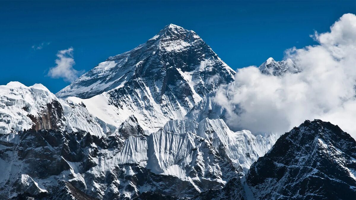 หิมะยอดเขาเอเวอเรสต์ละลาย นักวิทย์ชี้สะสมมา2พันปีเกลี้ยงหมดใน30ปี