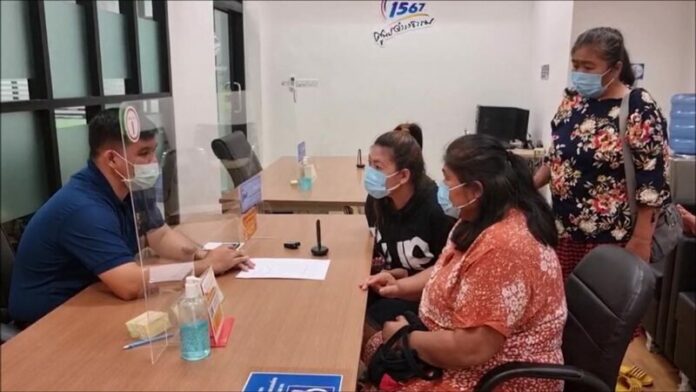 แม่ลูกช้ำใจ ถูกรื้อบ้านเหลือแต่เสาเข้าร้องศูนย์ดำรงธรรม หวั่นไม่ได้ความเป็นธรรมขอทนายช่วยคดี