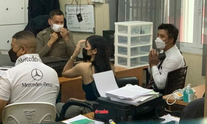 นักชก สาว