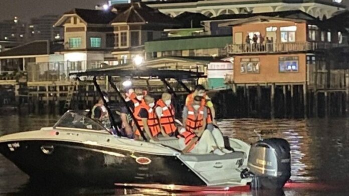 ลงเรือ