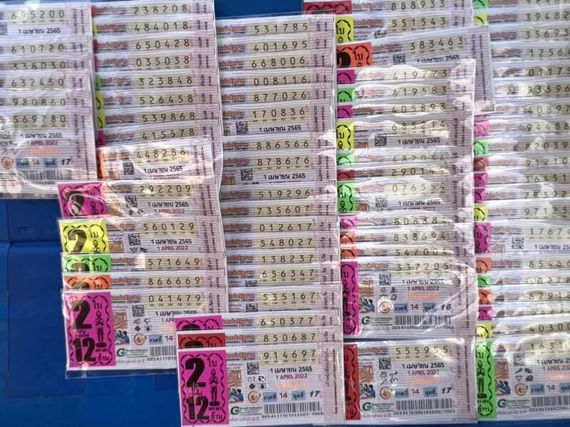 หวยเด็ดเชียงใหม่ ประชาชนแห่ซื้อ เลขเครื่องบินจีนตก-อายุบิ๊กตู่ เผย เลขแตงโม-สรพงษ์ ยังขายดี