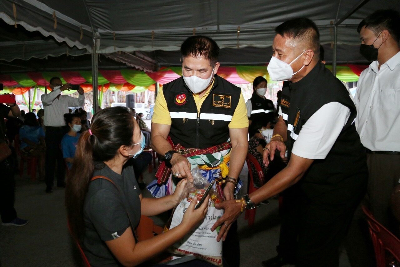 ‘ธรรมนัส’ ลุยแหลกนำทีมพรรคเศรษฐกิจไทยบุกอีสาน ด้าน ‘จุรีพร สินธุไพร’ พาคณะแห่ต้อนรับ