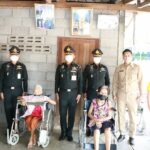 มทภ.1 มอบรถเข็นวีลแชร์​ ราชบุรี