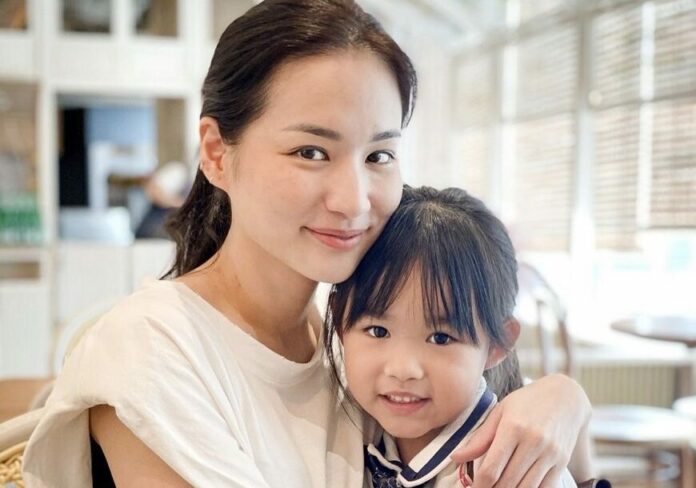 ทิม พิธา - ต่าย ชุติมา พร้อมหน้า