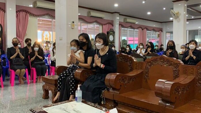 หน่อง อรุโณชา เป็นเจ้าภาพสวดอภิธรรม
