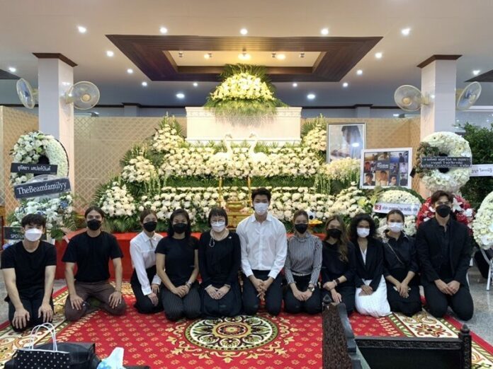 หน่อง อรุโณชา เป็นเจ้าภาพสวดอภิธรรม
